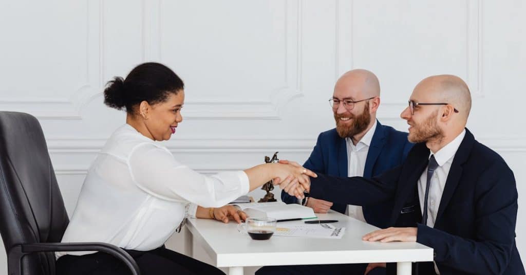 découvrez l'importance de la délégation dans le management efficace. apprenez comment confier des tâches à votre équipe pour maximiser la productivité, favoriser l'autonomie et atteindre vos objectifs. transformez votre style de leadership en optimisant la collaboration et en renforçant la motivation au sein de votre groupe.