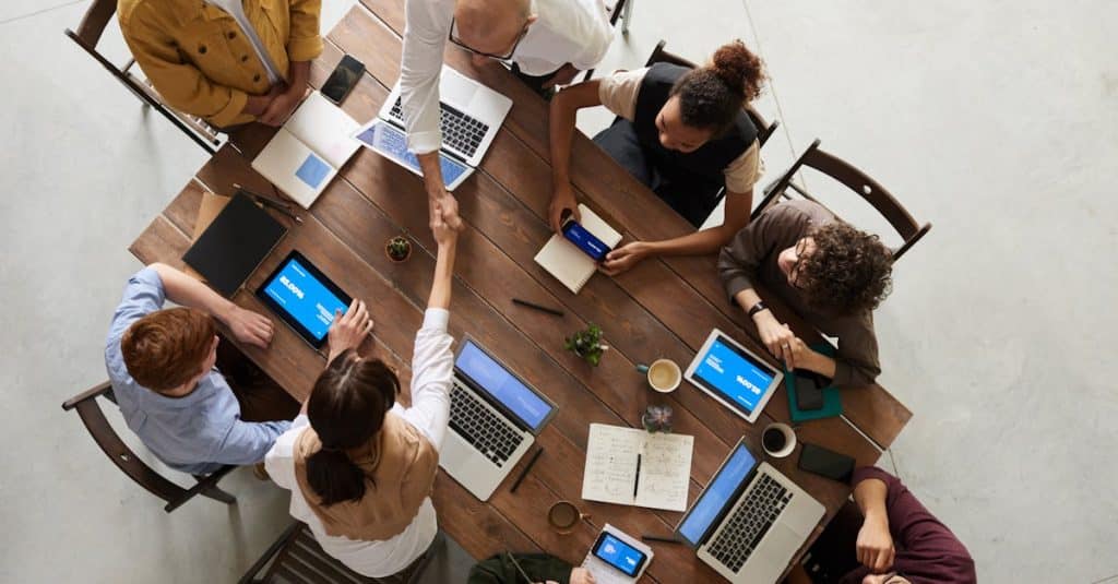 découvrez les clés du leadership efficace pour inspirer, motiver et guider votre équipe vers le succès. apprenez à développer vos compétences en communication, à renforcer la collaboration et à prendre des décisions stratégiques.