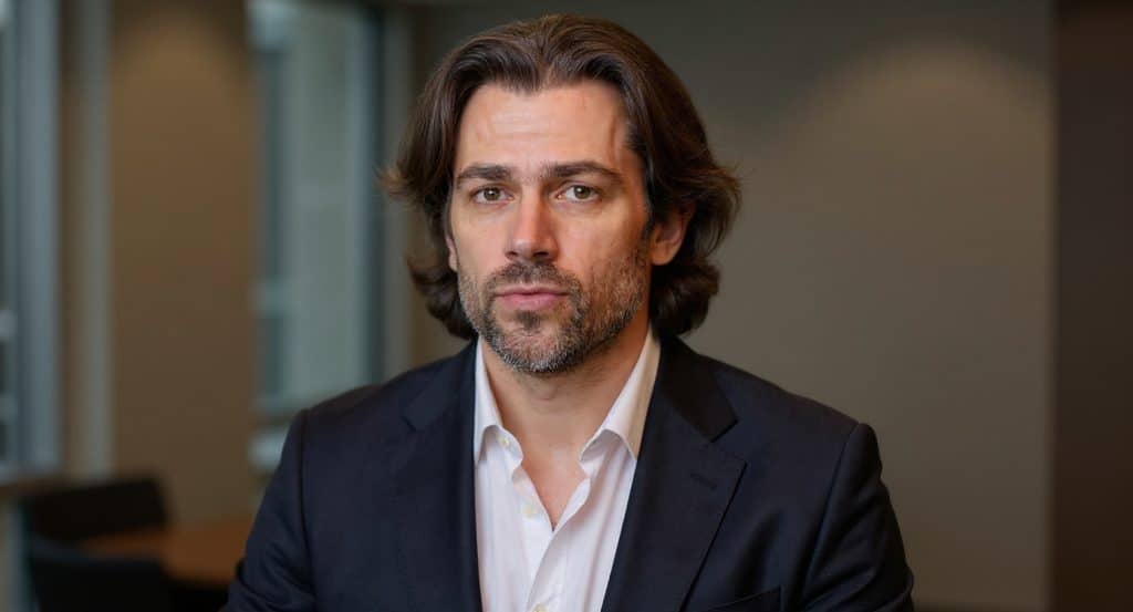 Fortune d'Aymeric Caron : portrait du député et essayiste